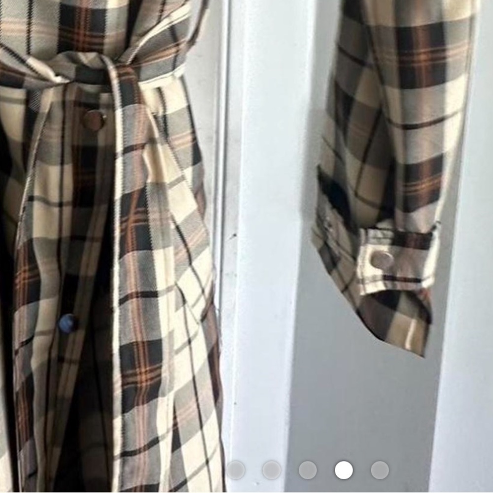 PrettyLittleThing Checkered Trench Coat - Beige and Dark Brown - Picture 4 of 5